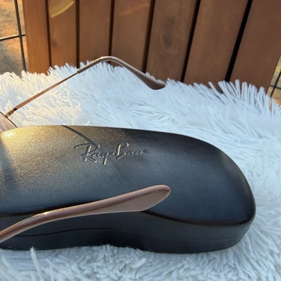 Ray-Ban Gold Aviator Sunglasses - Picture 5 of 9